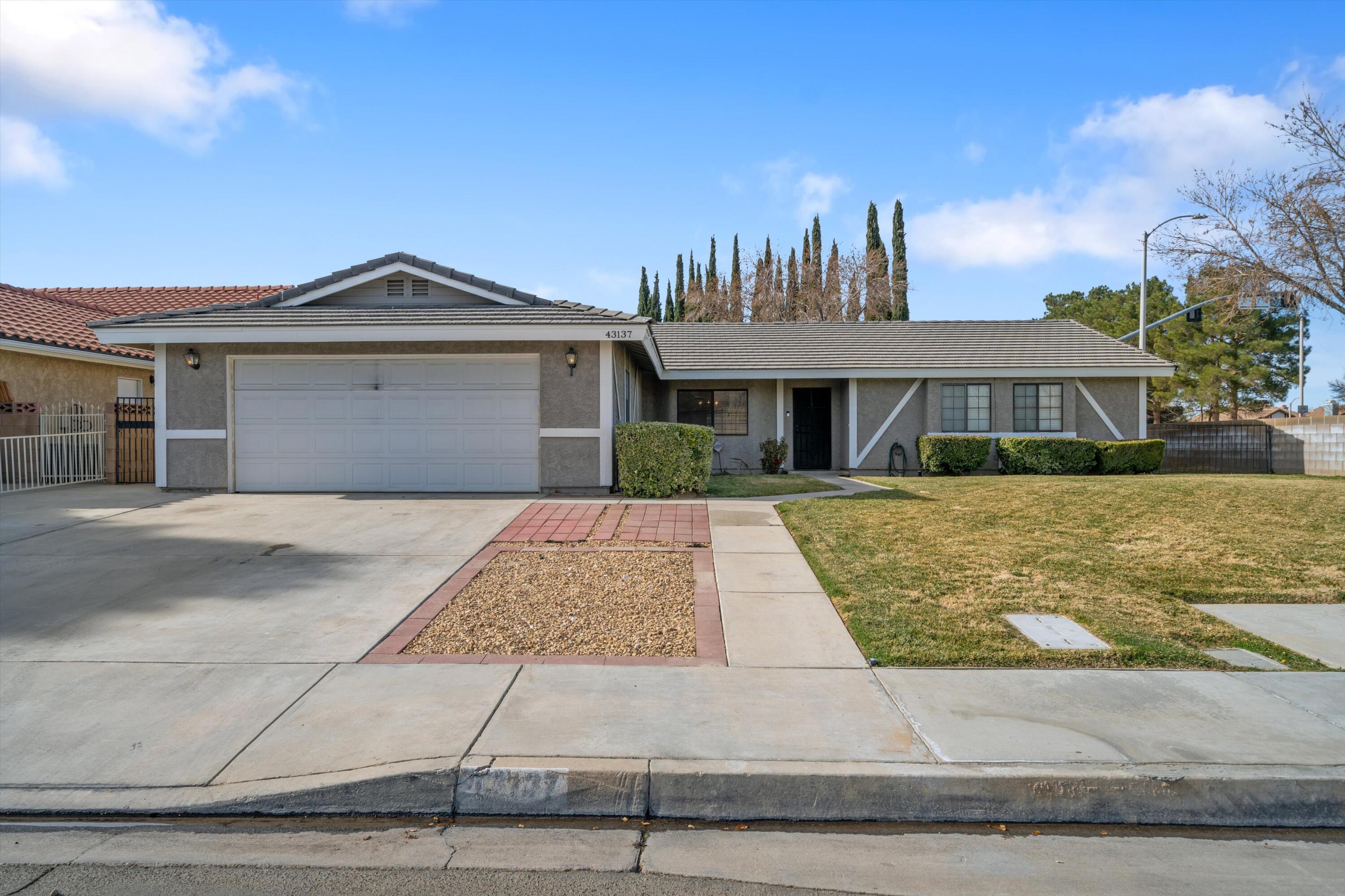 Lancaster, California 93536, United States, 3 Bedrooms Bedrooms, ,2 BathroomsBathrooms,Residential,Active,96345
