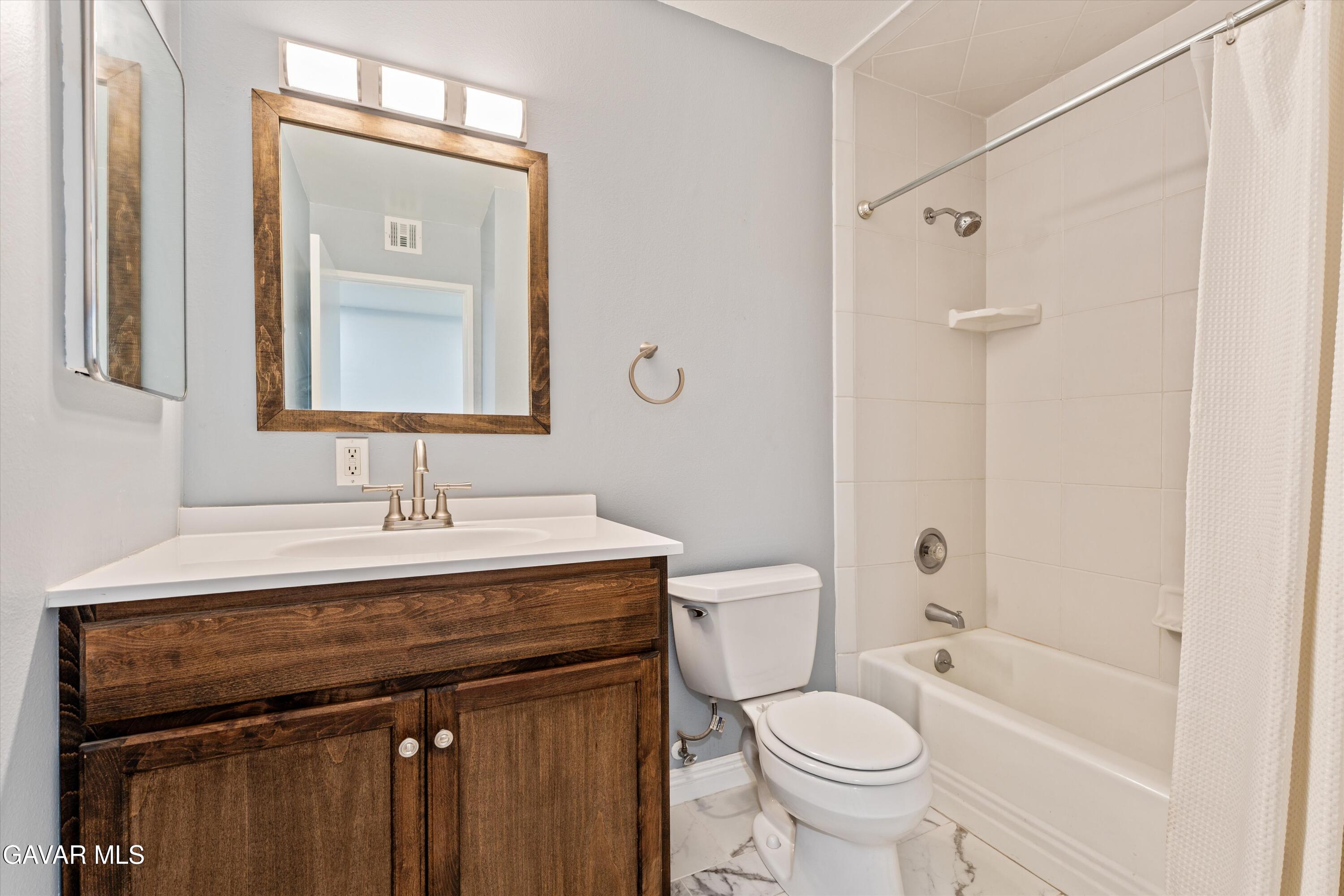 Bakersfield, California 93309, United States, 3 Bedrooms Bedrooms, ,2 BathroomsBathrooms,Residential,Active,227632