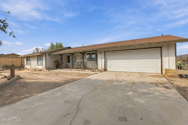 15171 GREENROCK AVE, LANCASTER, CA 93535 - Image acbf288f7ae93b20f2ec076b6464204c/176182274