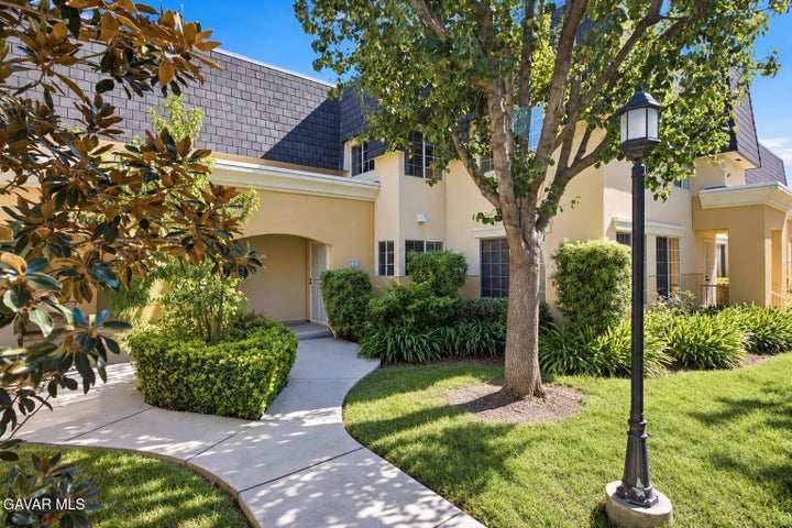 Photo 1 of 64 — 19208 Hamlin Street Unit 5, Reseda, CA 91335