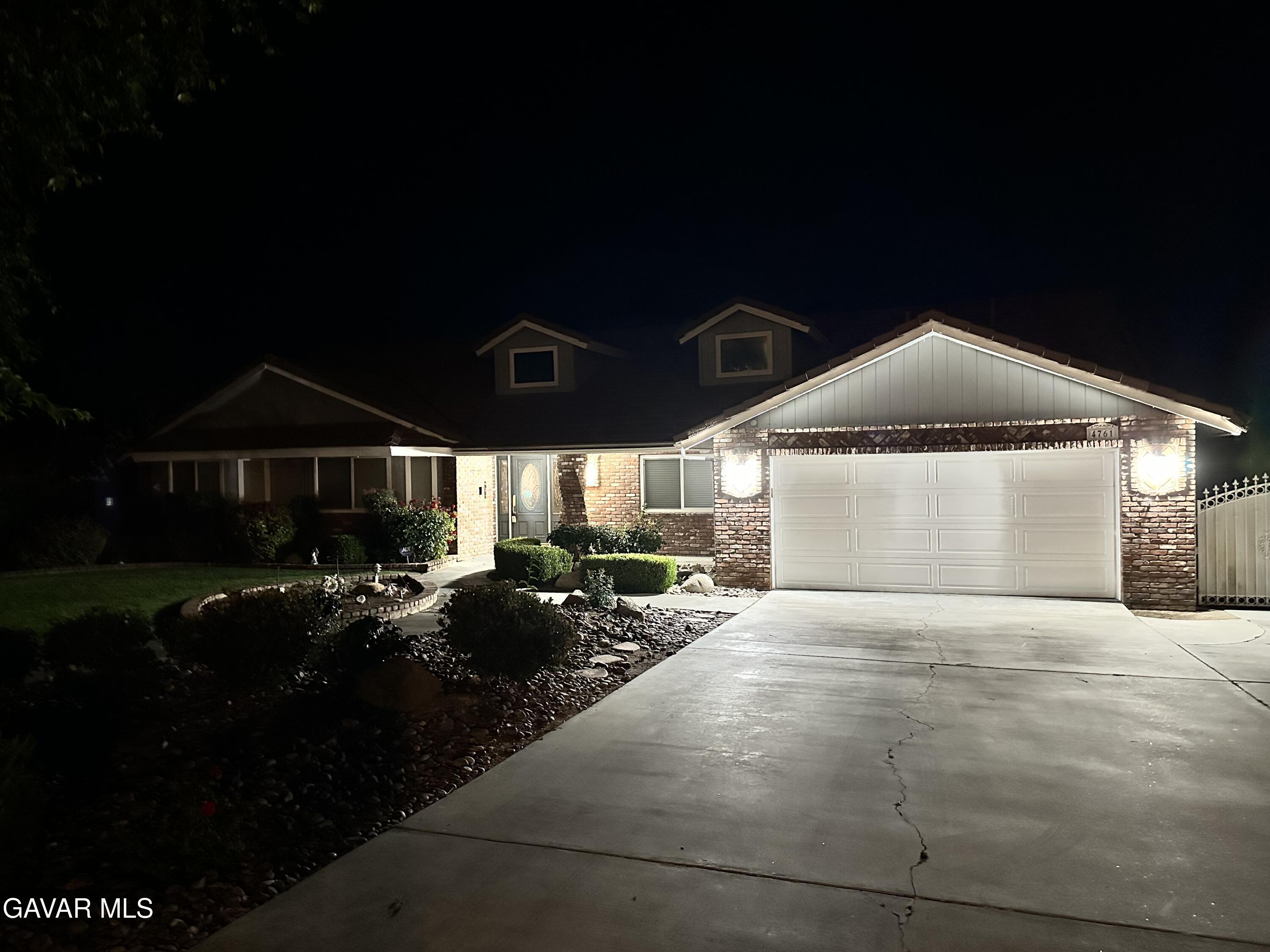 Quartz Hill, California, 93536, United States, 6 Bedrooms Bedrooms, ,4 BathroomsBathrooms,Residential,Active,2045703