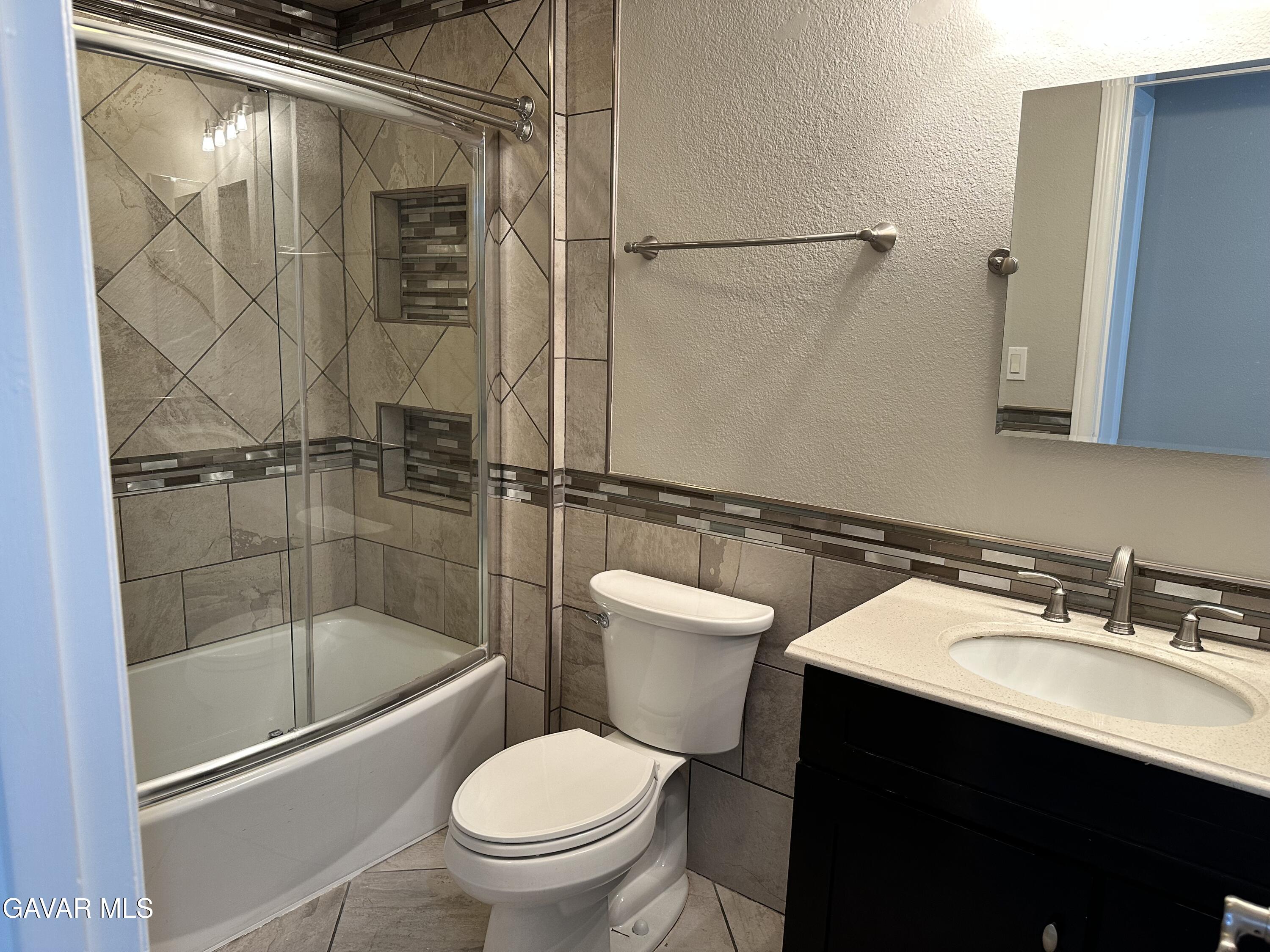 Quartz Hill, California, 93536, United States, 6 Bedrooms Bedrooms, ,4 BathroomsBathrooms,Residential,Active,2045703