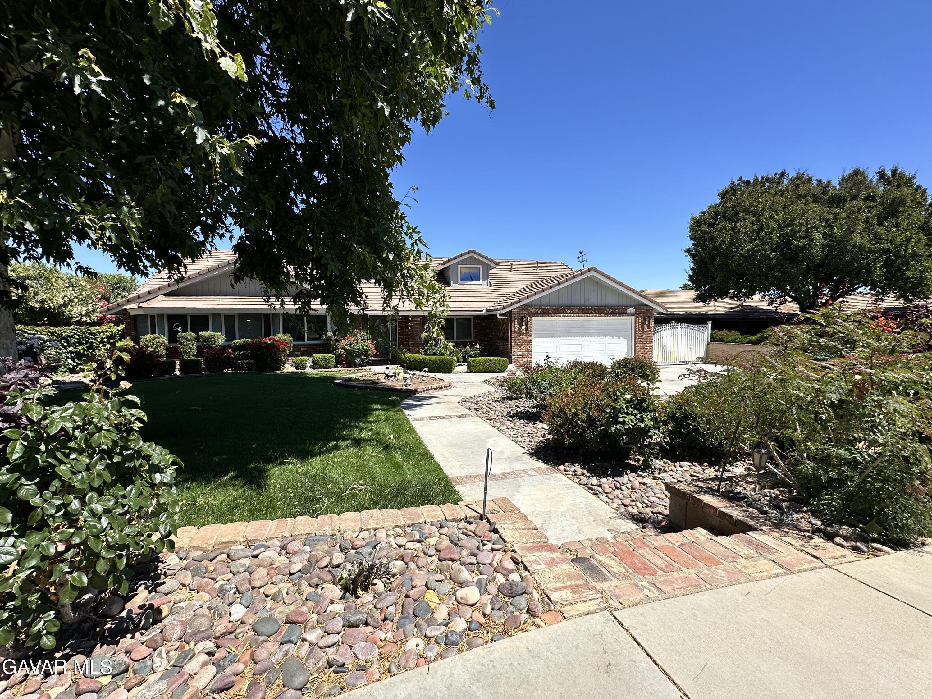 Quartz Hill, California, 93536, United States, 6 Bedrooms Bedrooms, ,4 BathroomsBathrooms,Residential,Active,2045703