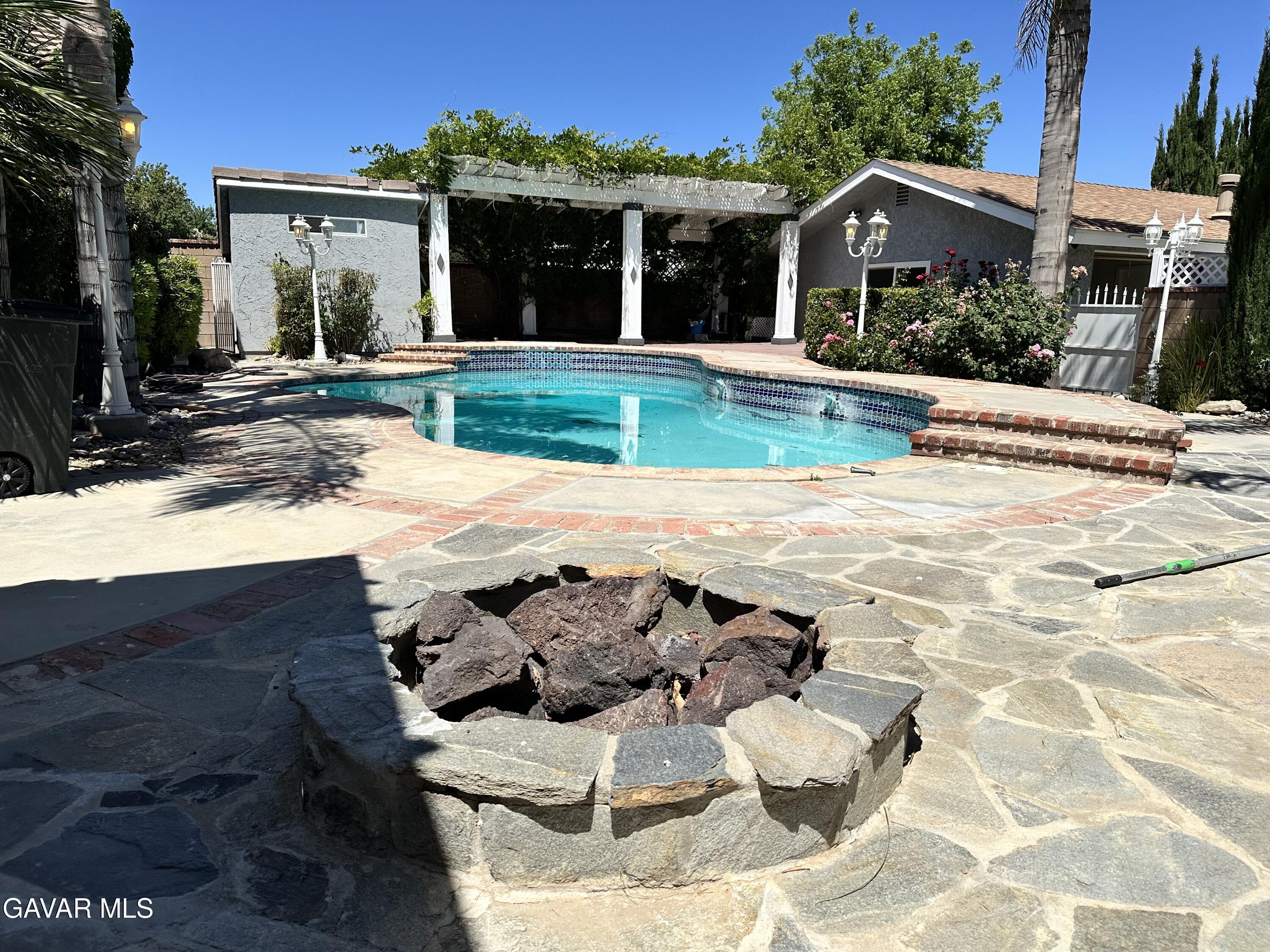 Quartz Hill, California, 93536, United States, 6 Bedrooms Bedrooms, ,4 BathroomsBathrooms,Residential,Active,2045703