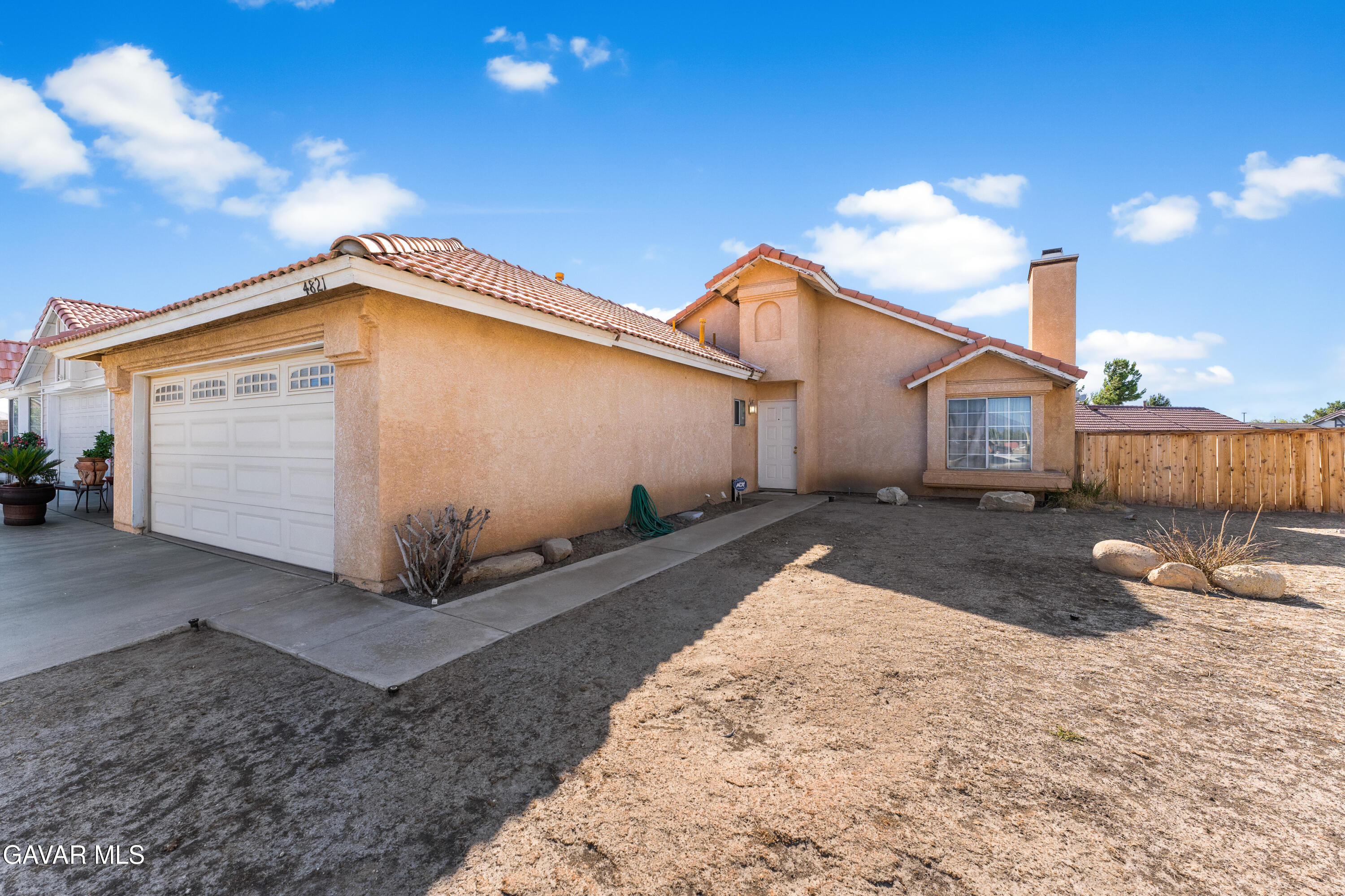 Photo 1 of 32 — 4821 Essex Drive, Palmdale, CA 93552