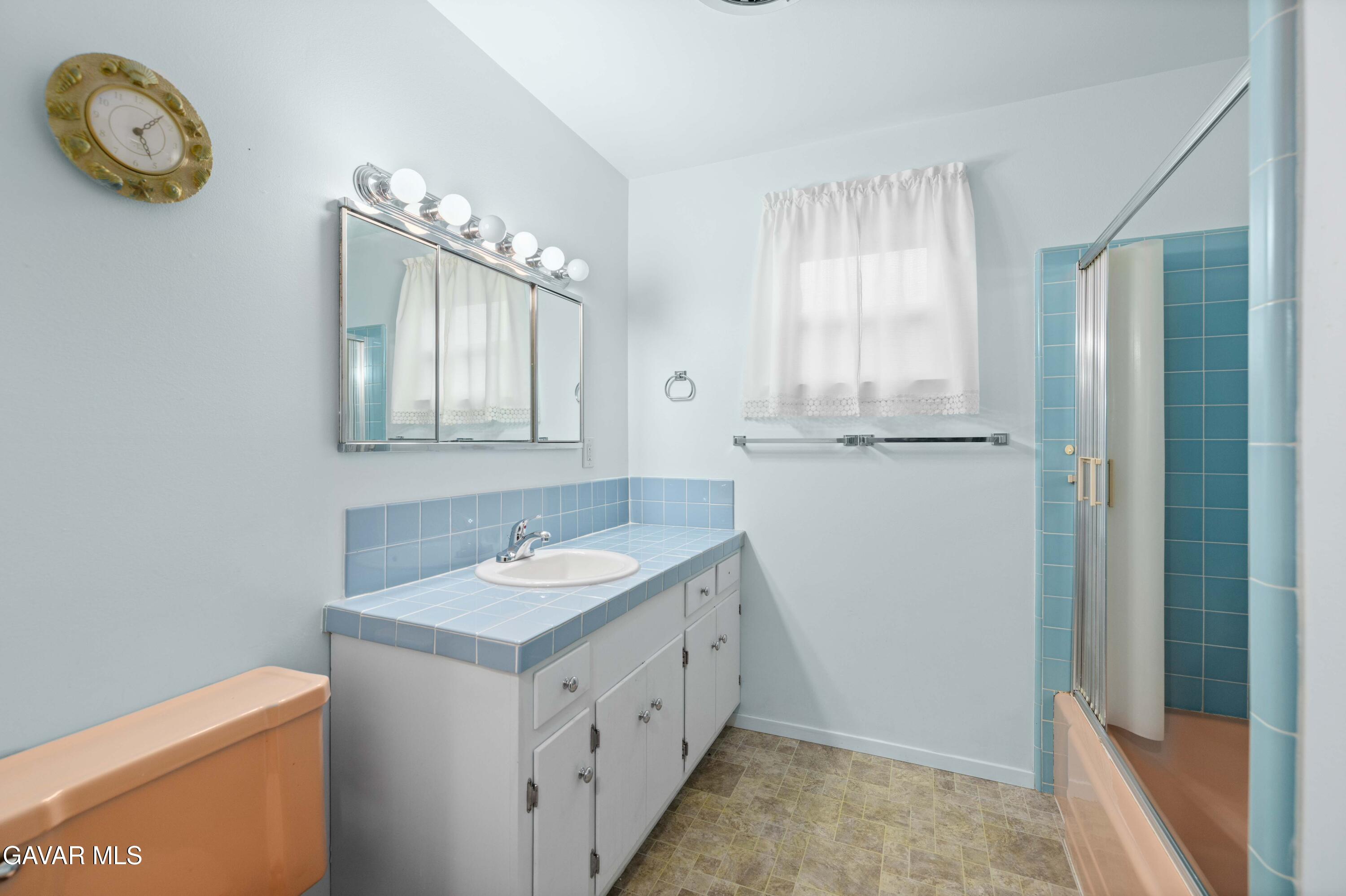 Palmdale, California 93552, United States, 3 Bedrooms Bedrooms, ,2 BathroomsBathrooms,Residential,Pending,252780