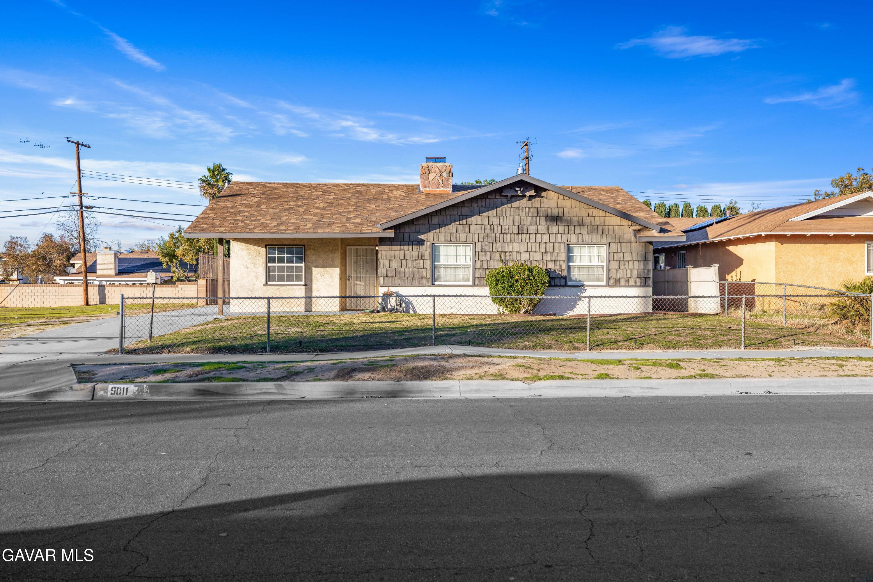 Palmdale, California 93552, United States, 3 Bedrooms Bedrooms, ,2 BathroomsBathrooms,Residential,Pending,252780