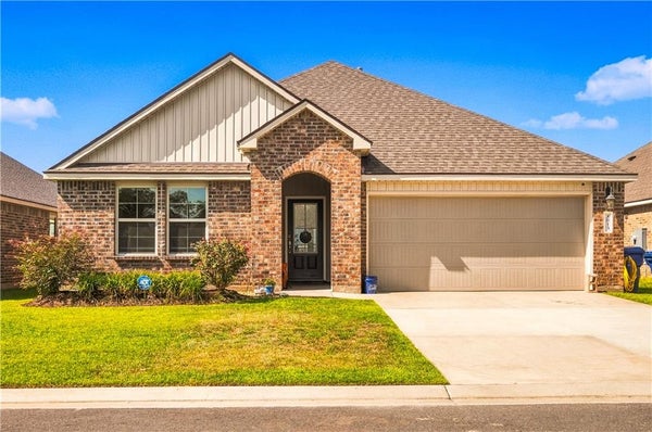 8013 OLDE TOWN CT, ALEXANDRIA, LA 71303 - Image 69c48ff4ff949edbdbb8babb2ba69eba/92252923