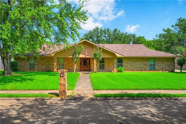 4004 HUNTWICK BLVD, ALEXANDRIA, LA 71303 - Image 8e87c92c1ecf79aef9f215409fce7973/3186832905