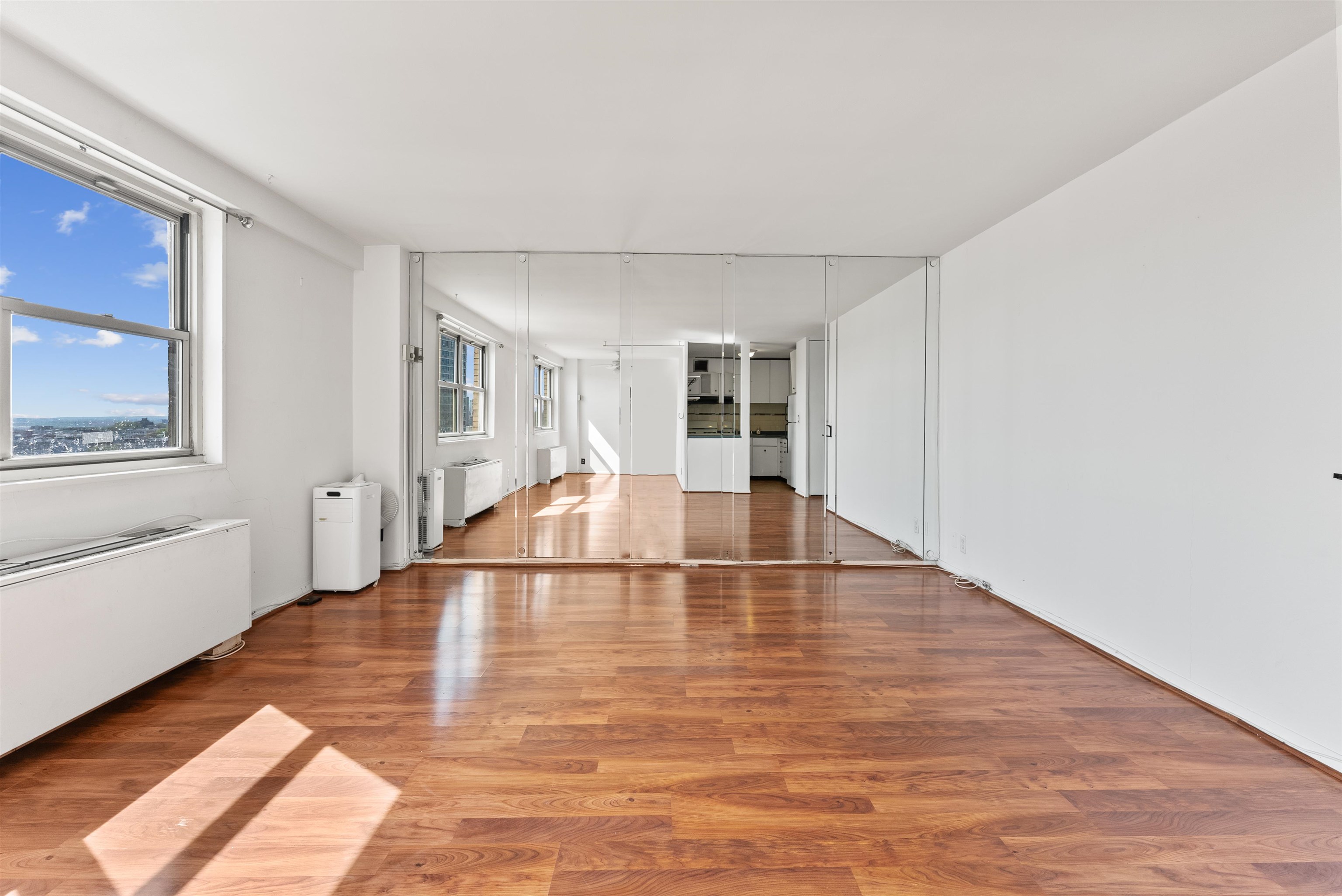 7100 Boulevard #14M, Guttenberg, New Jersey image 2