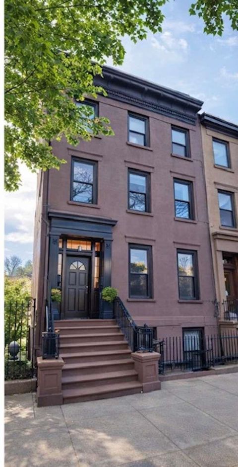 Multifamily For Sale - 119 Grand St<br/> Jersey City, NJ 07302