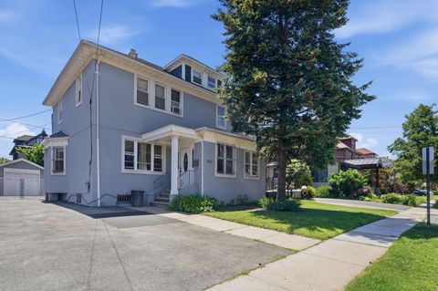 Townhouse For Sale - 601 80th St<br/> North Bergen, NJ 07047