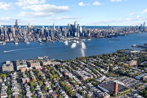 Condo For Sale - 29 51st St #B2<br/> Weehawken, NJ 07086