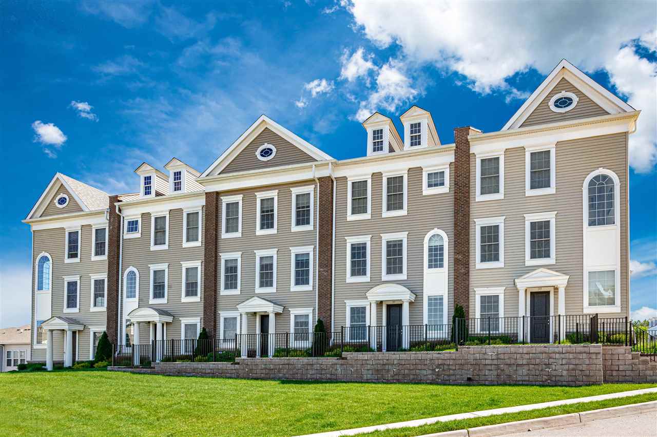 215 Roosevelt Dr, Wood-Ridge, New Jersey image 1