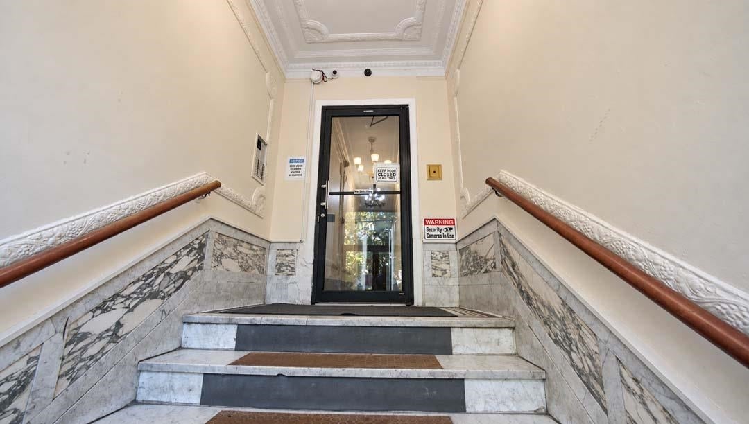43 BROADWAY - Photo 2