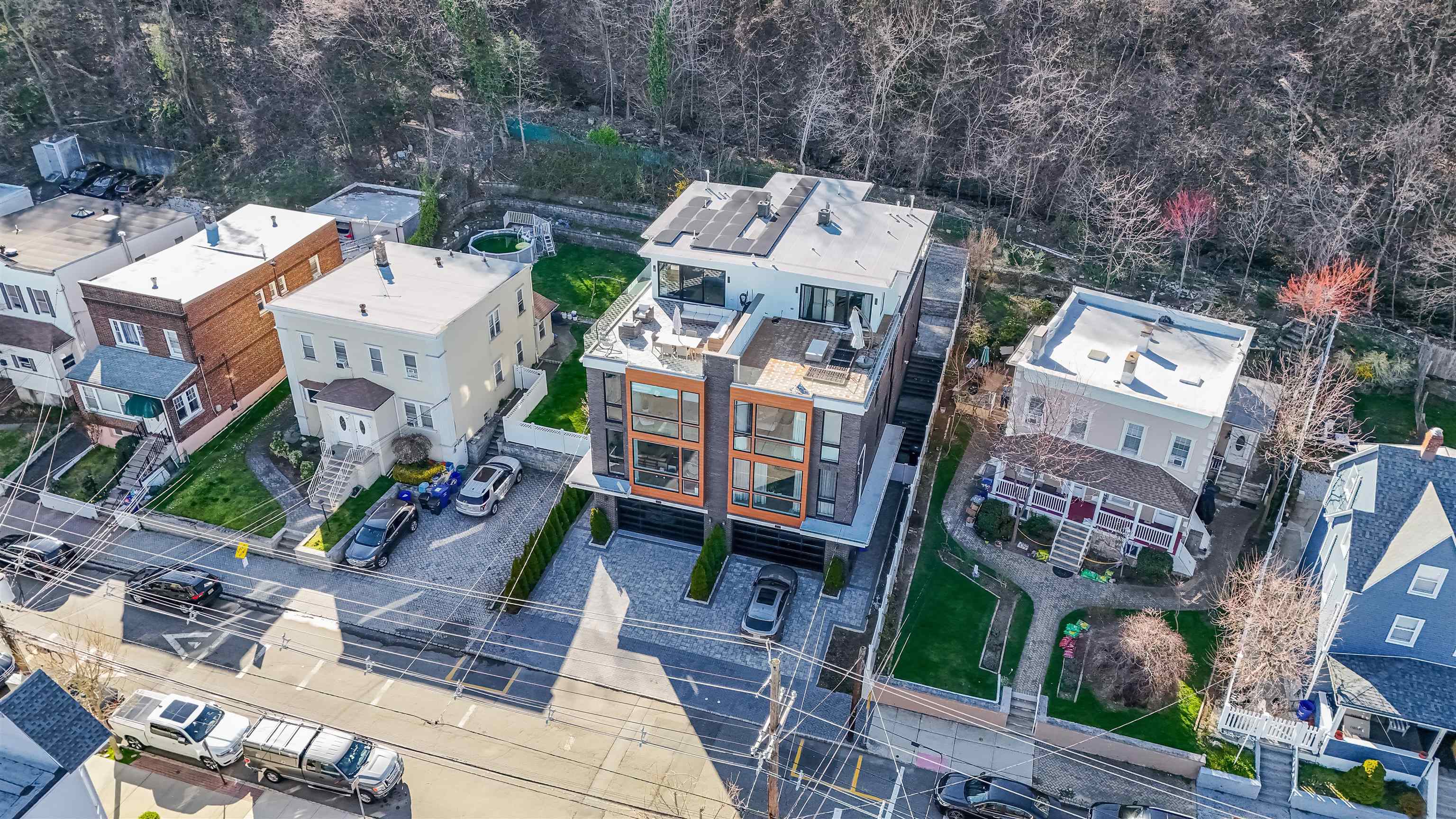 448 Undercliff Ave, Edgewater, New Jersey image 2