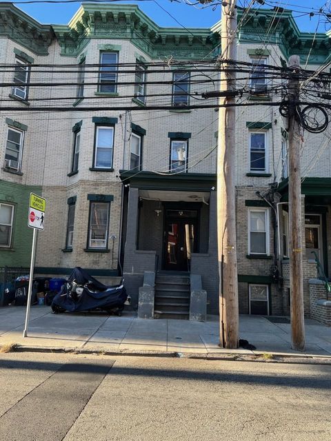 Apartment For Rent - 381 Baldwin Ave #1<br/> Jersey City, NJ 07306