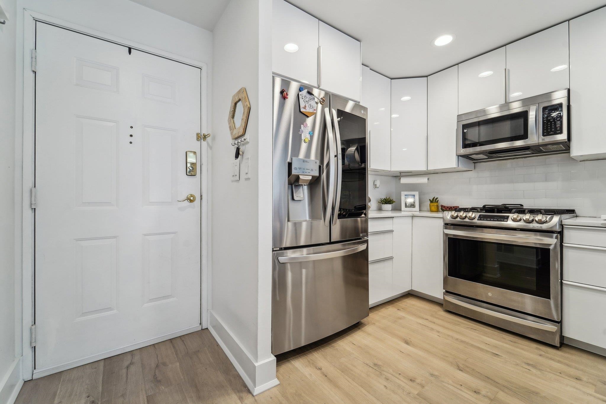 503 Ellery Ct #503, Edgewater, New Jersey image 5