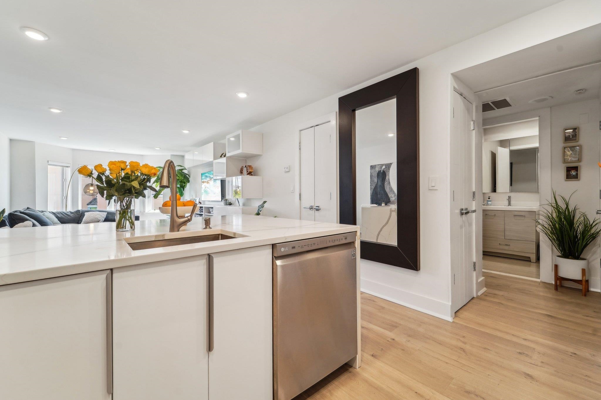503 Ellery Ct #503, Edgewater, New Jersey image 3