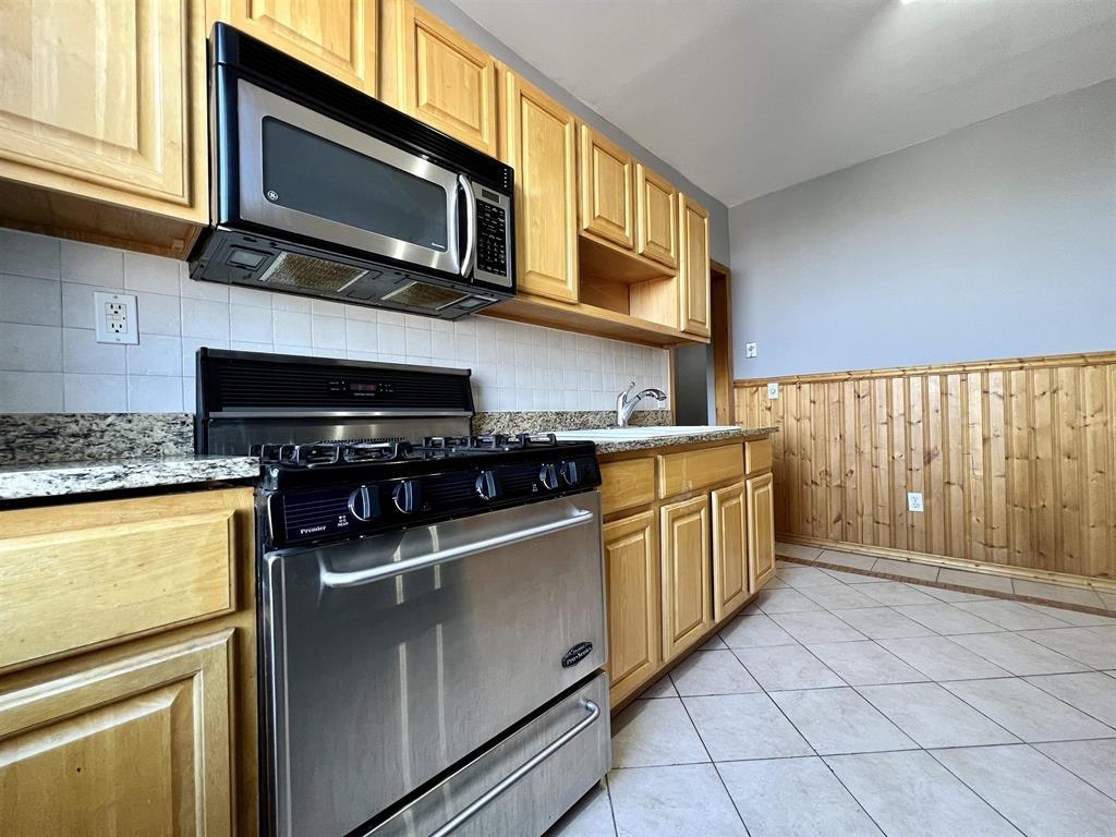 31 75th St #4E, North Bergen, New Jersey image 4