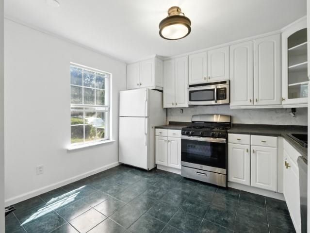 206 ASH CT