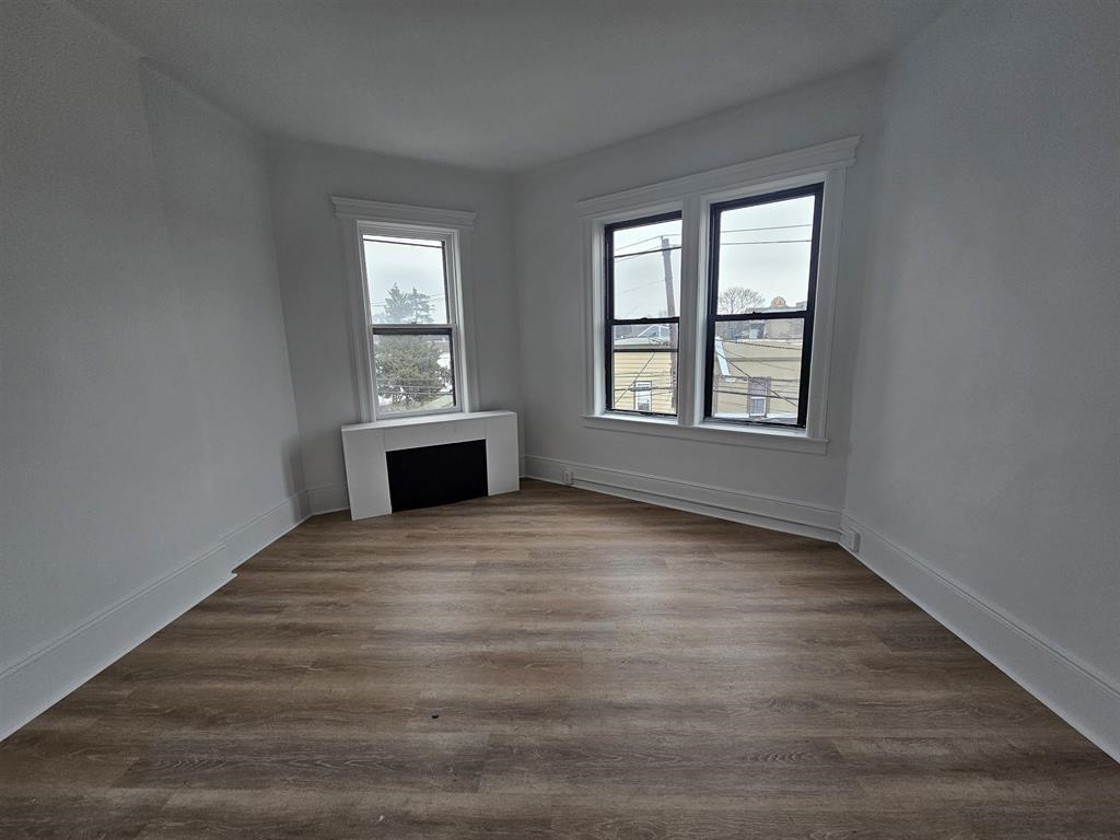 390 FAIRVIEW AVE