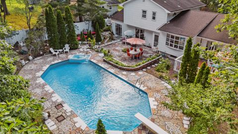 27 SQUIRE CT TOMS RIVER NJ 08753