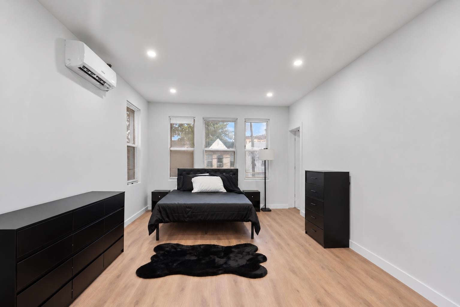 42 NEW ST