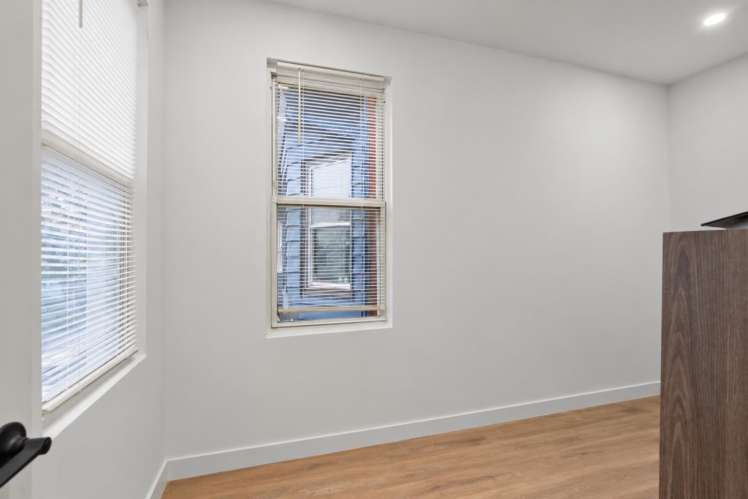 42 NEW ST
