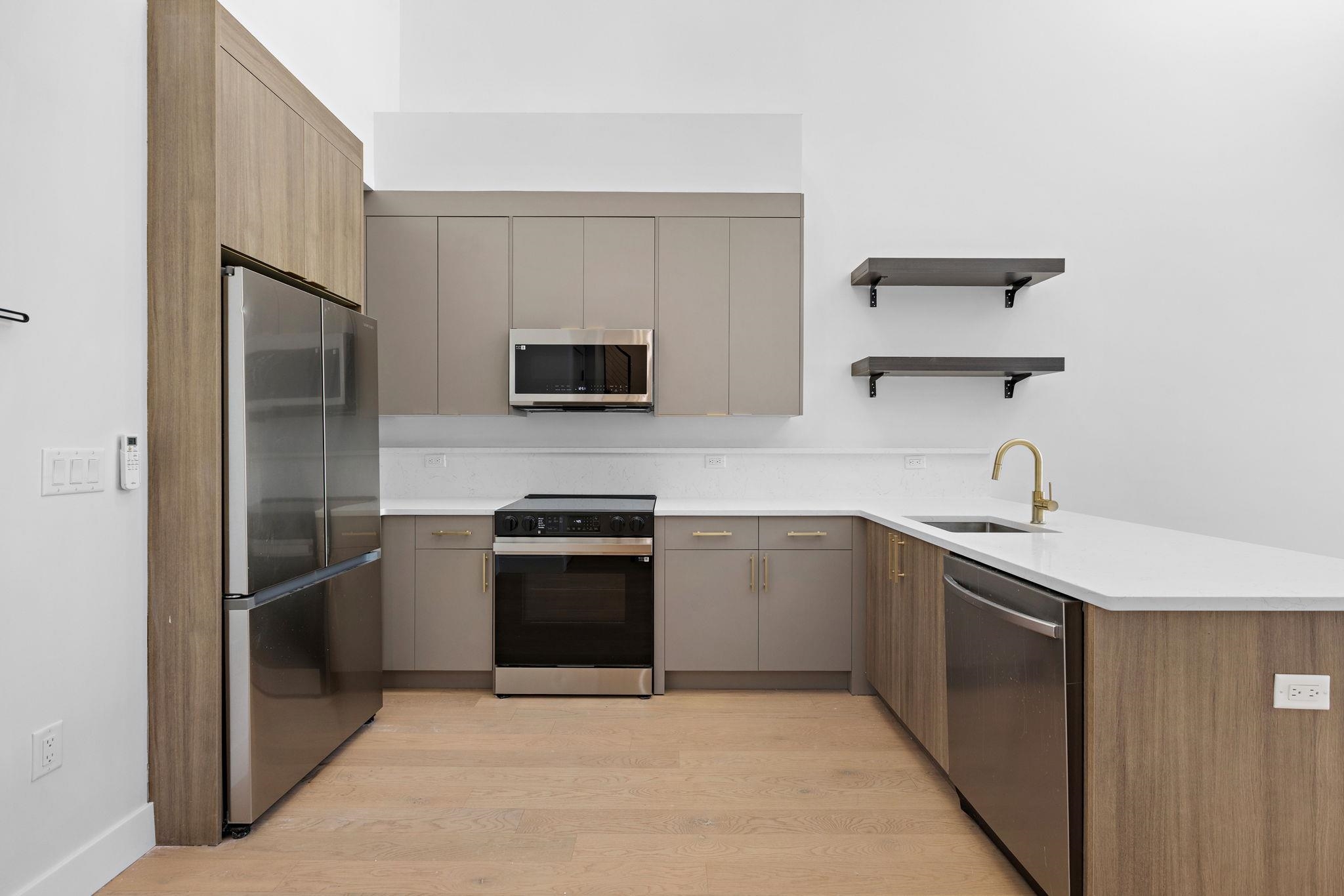 35 ORCHARD ST 802