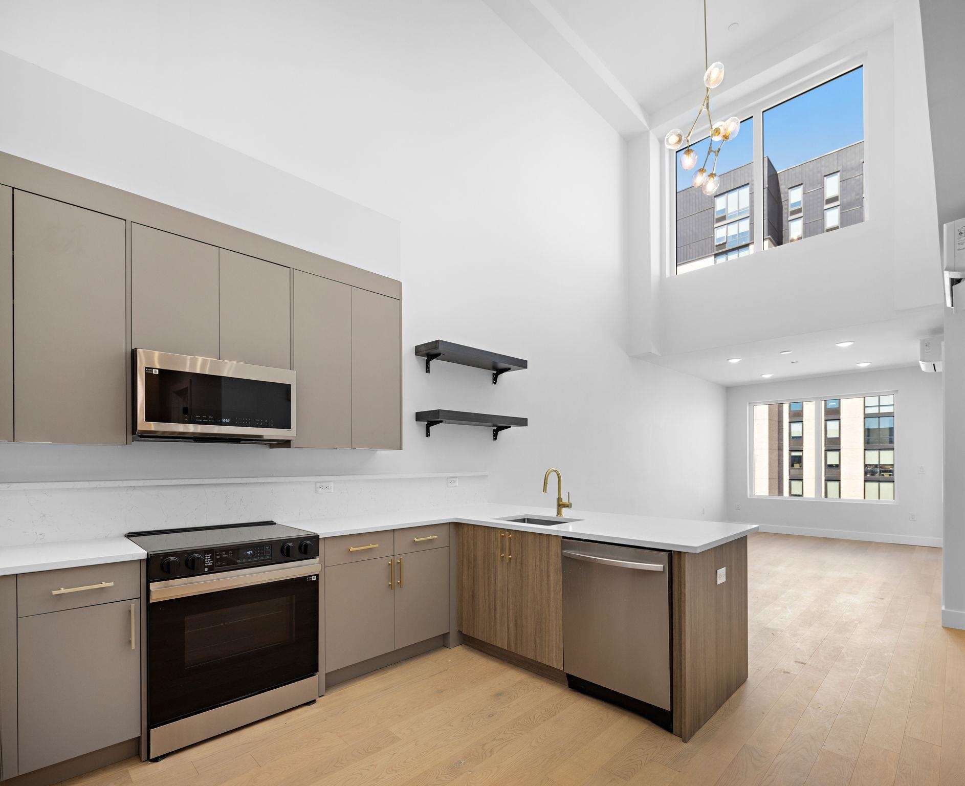 35 ORCHARD ST 802