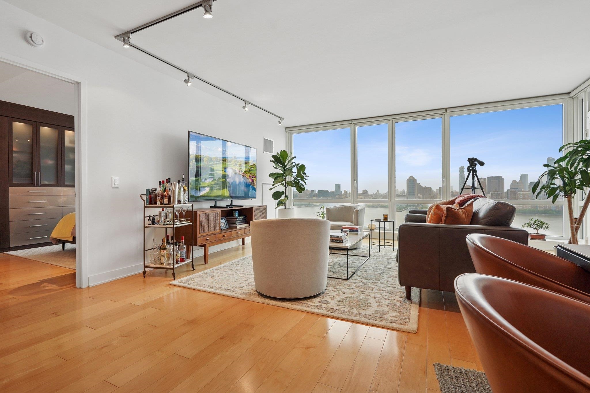2 2ND ST 3103
