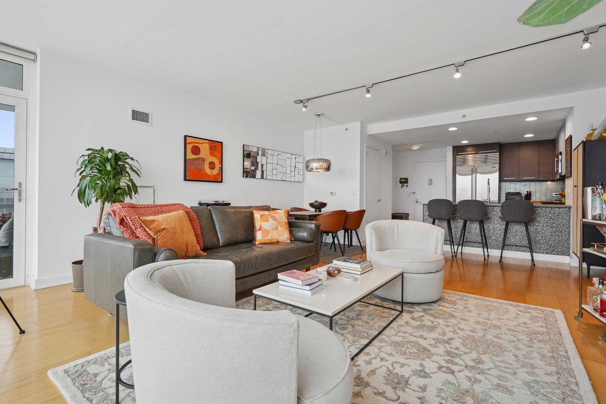 2 2ND ST 3103