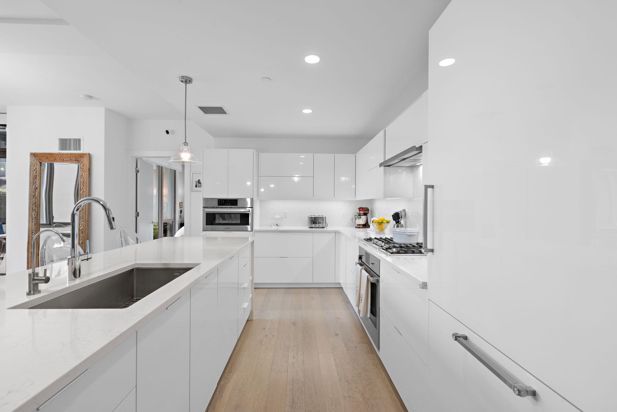 9 Avenue At Port Imperial #311, West New York, New Jersey image 12