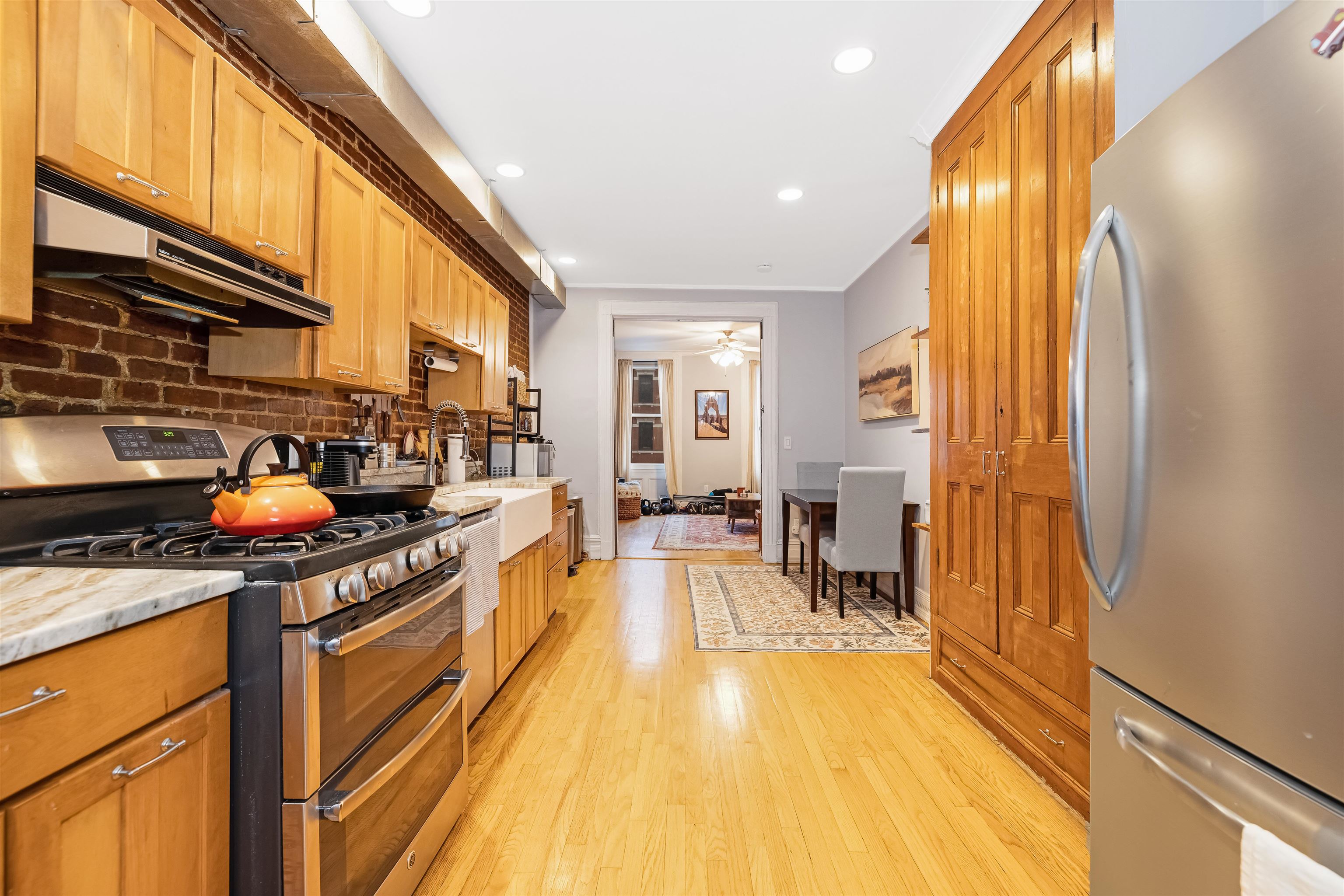 1016 Washington St #2R, Hoboken, New Jersey image 3