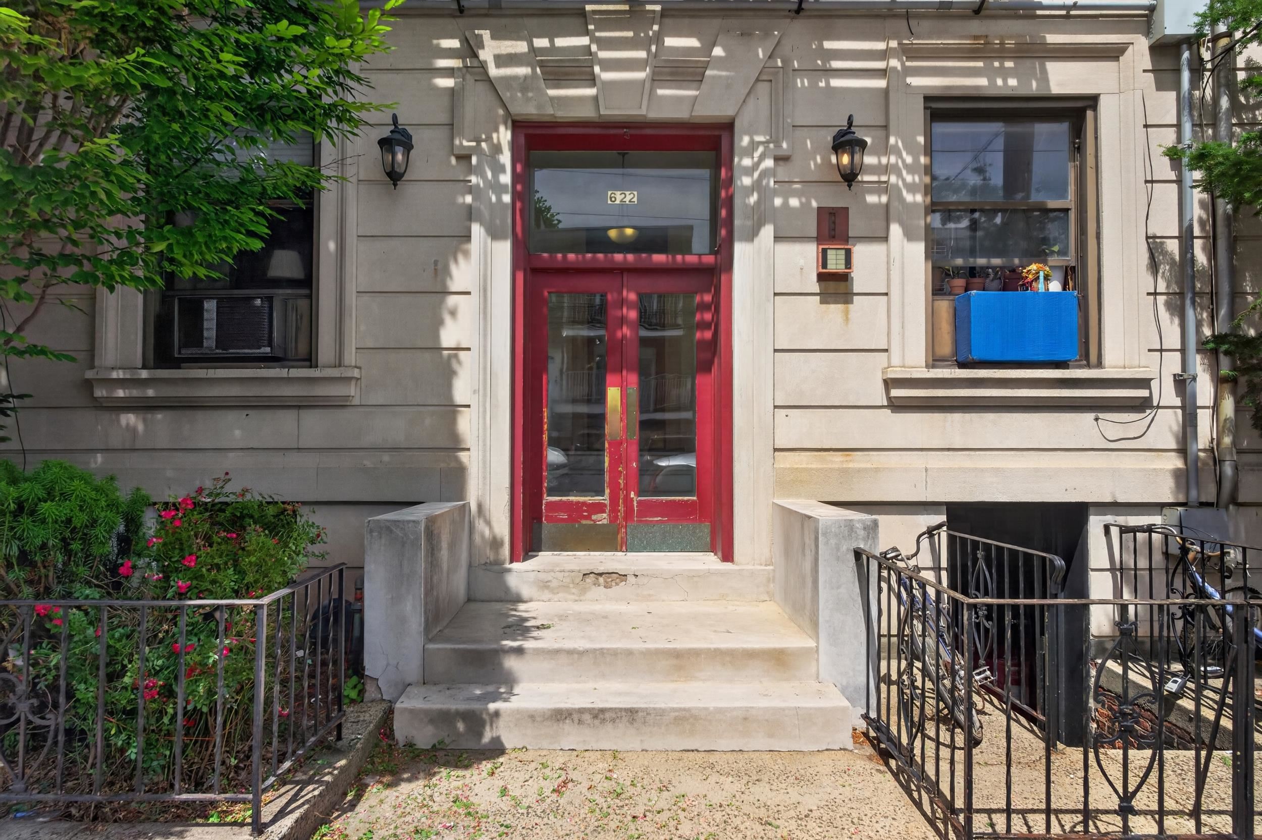 622 PARK AVE 2C