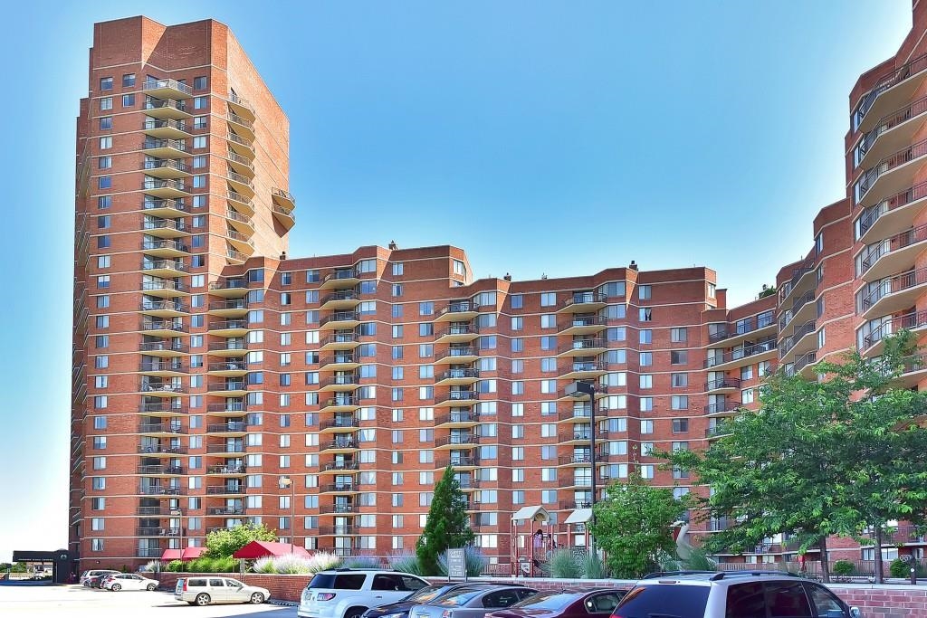 816 Harmon Cove Tower #816, Secaucus, New Jersey image 38