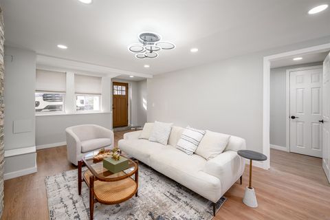 Condo For Sale - 70 Bowers St #1<br/> Hudson County, Jersey City, NJ 07307