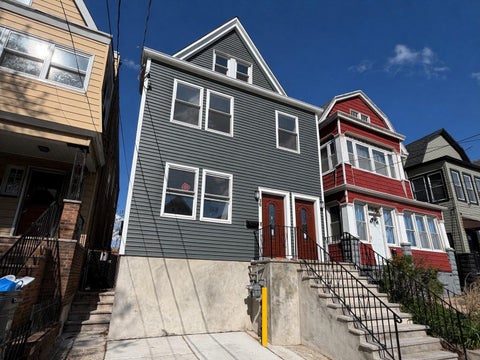 Multifamily For Rent - 36 Bidwell Ave #2<br/> Hudson County, Jersey City, NJ 07305
