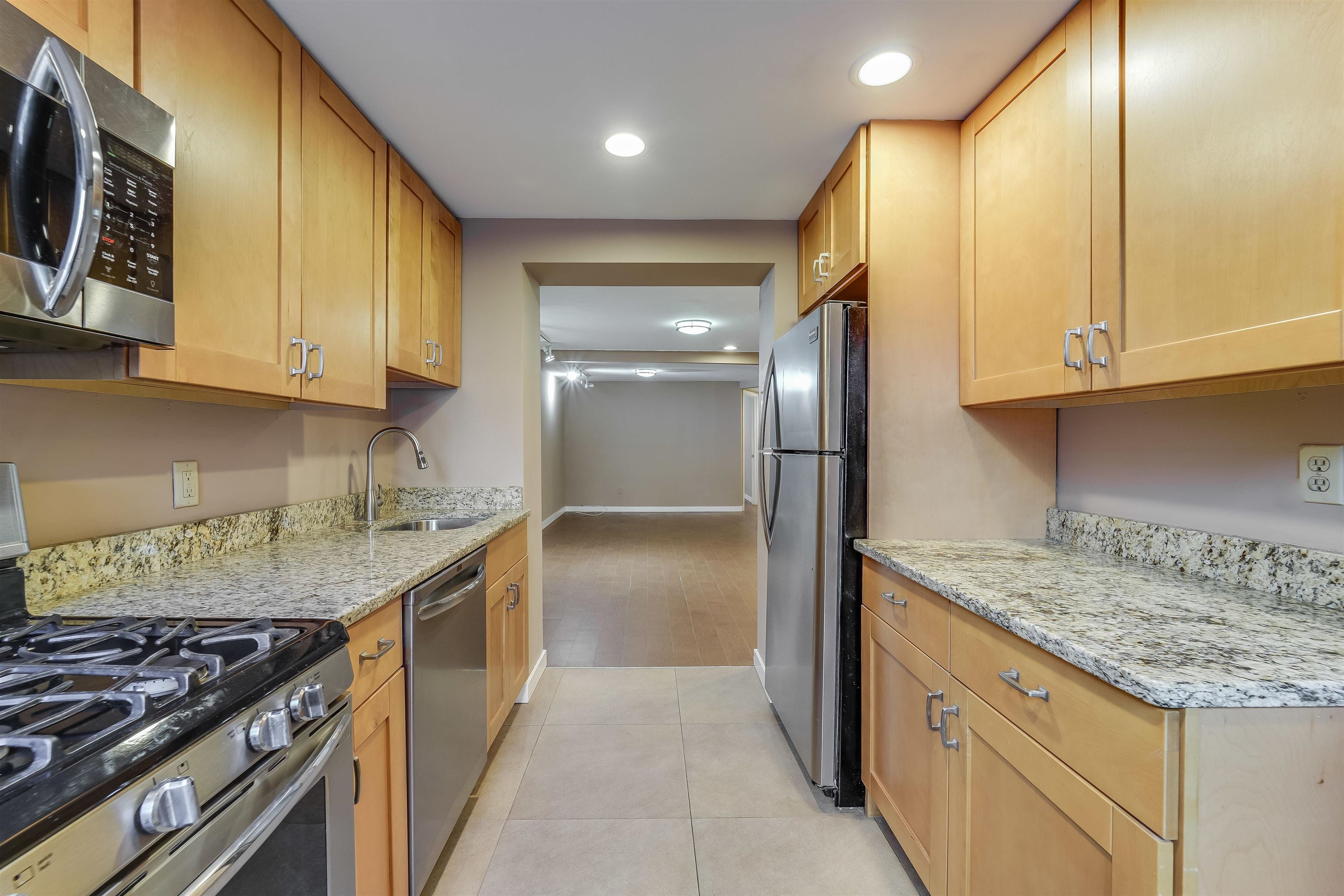 138 GARDEN ST 1