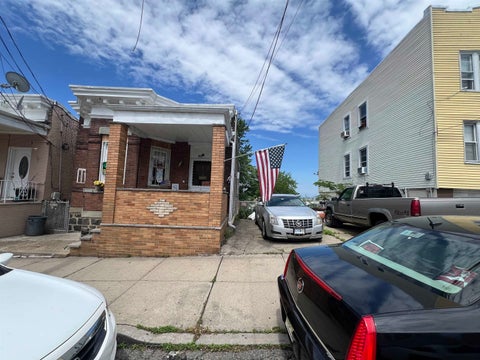 Homes For Sale - 6903 Smith Ave<br/> North Bergen, NJ 07047