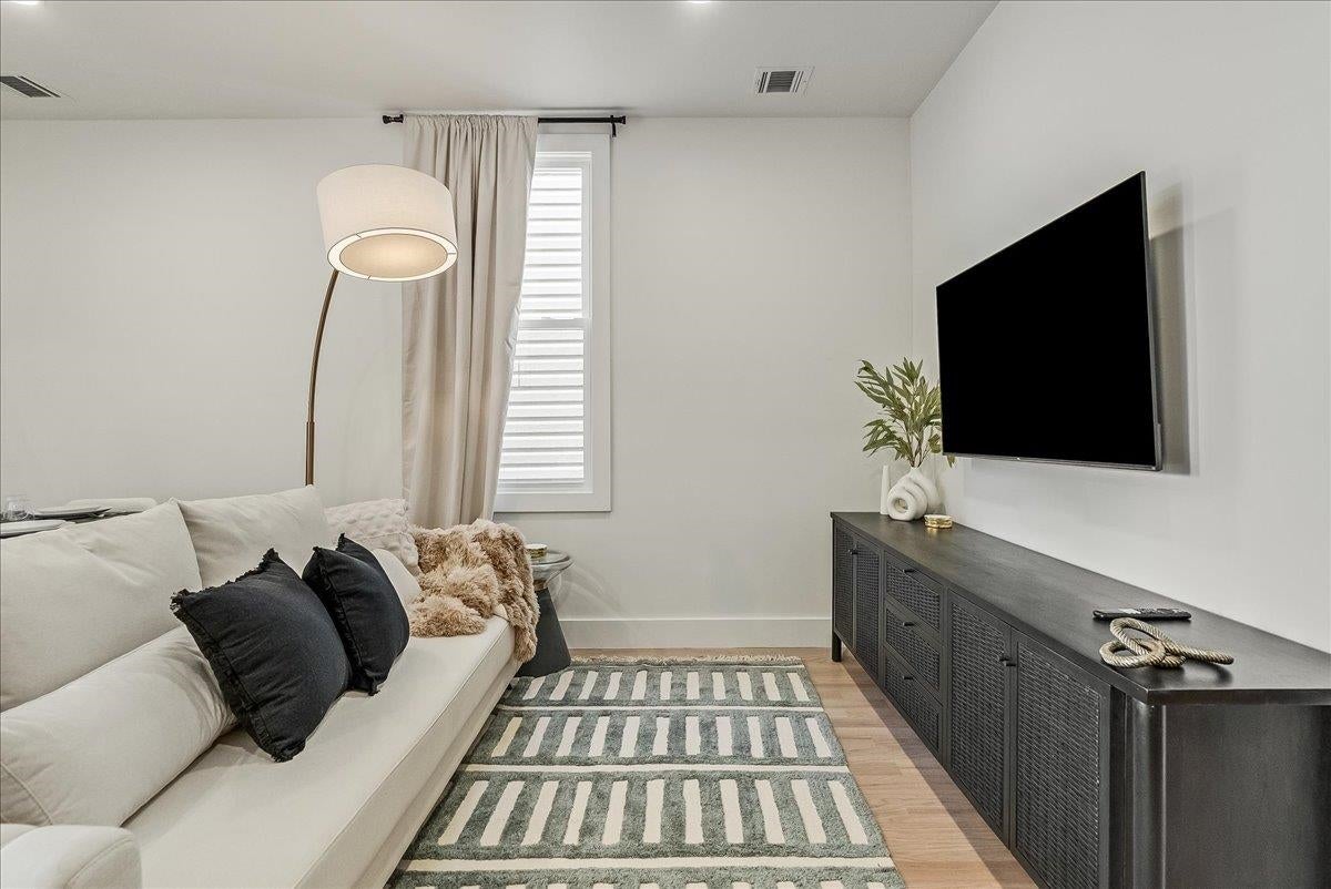 97-99 ZABRISKIE ST 1L