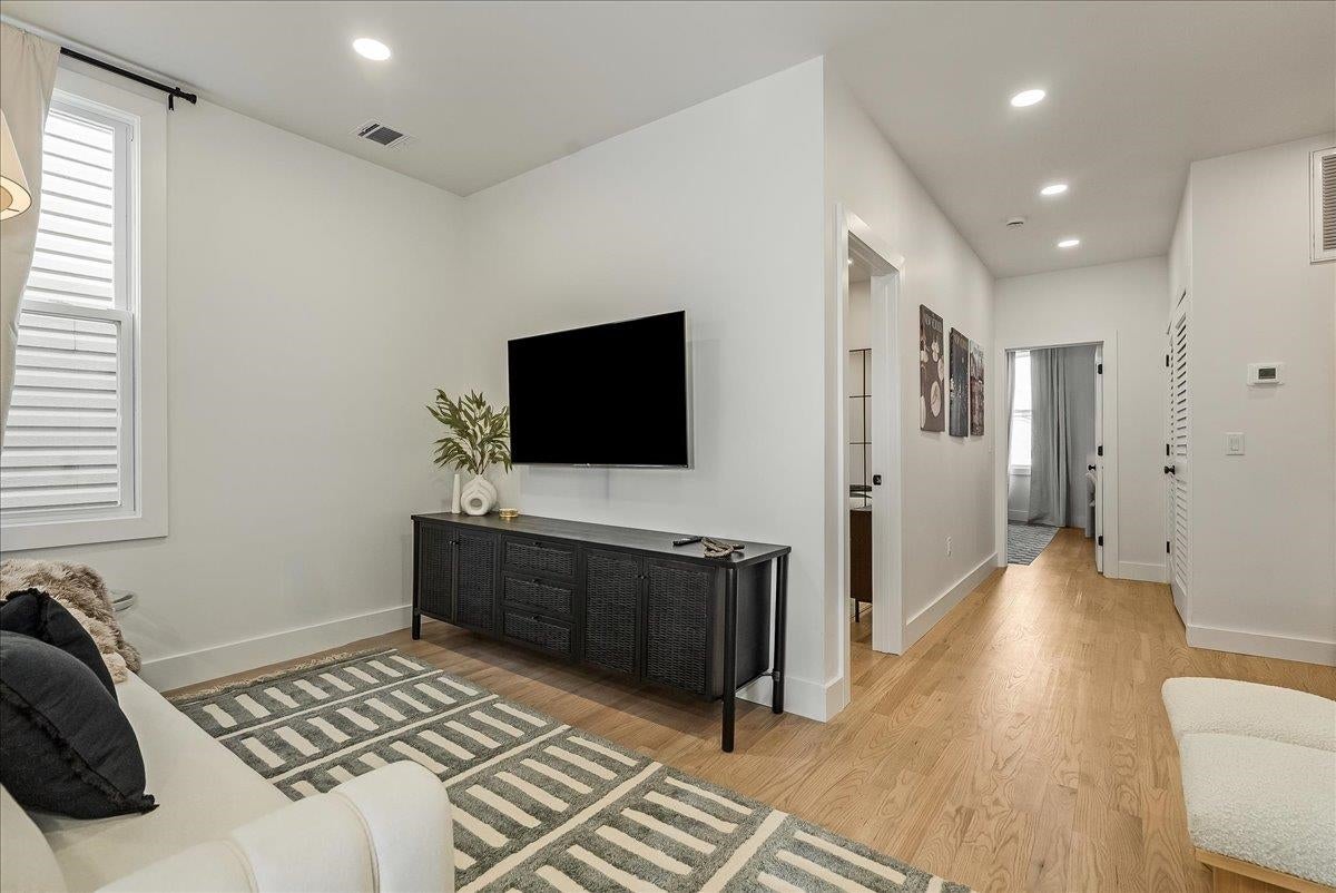 97-99 ZABRISKIE ST 1L