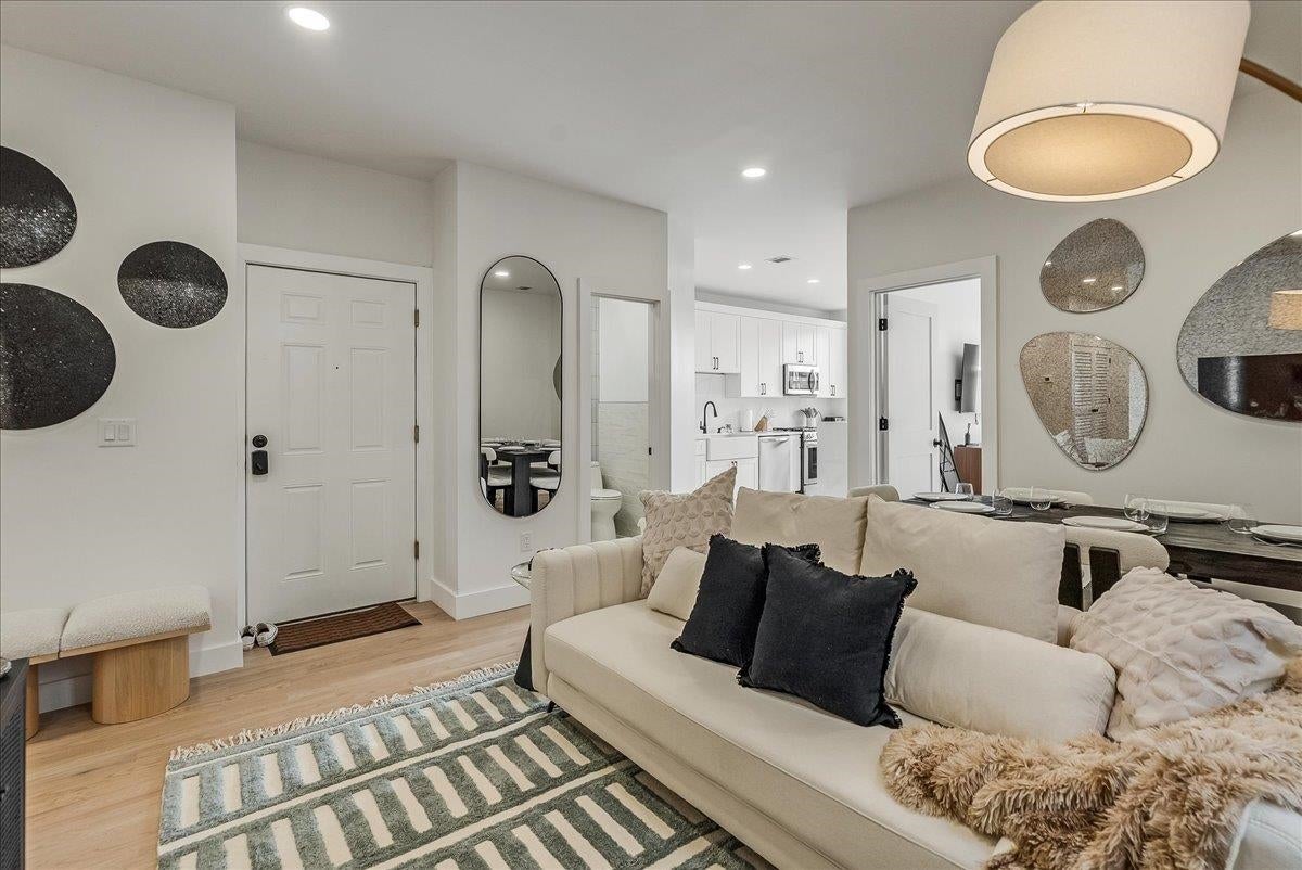 97-99 ZABRISKIE ST 1L