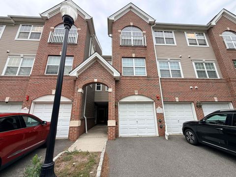 Homes For Rent - 21 Lee Ct<br/> Hudson County, Jersey City, NJ 07305