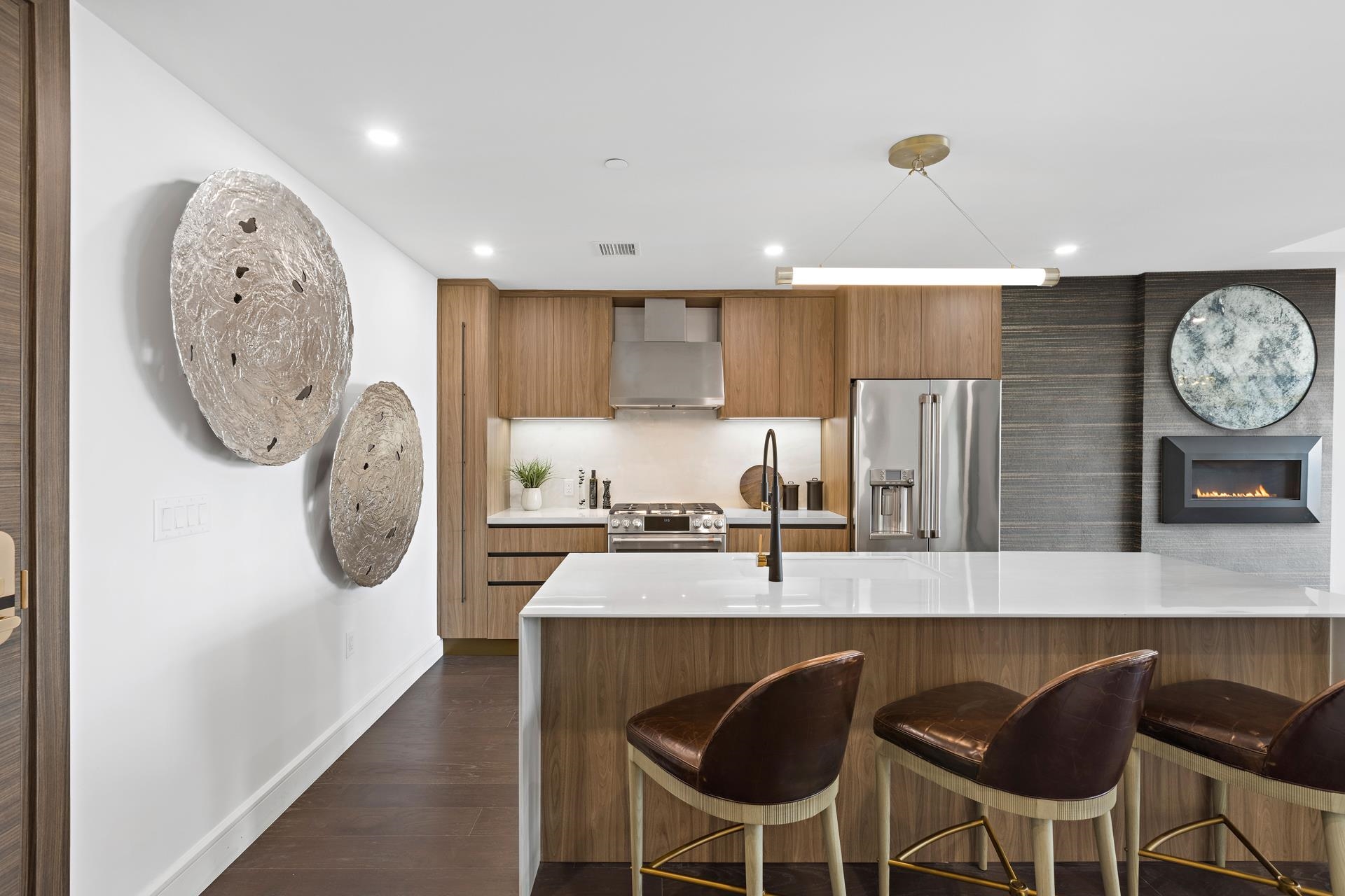 8701 CHURCHILL RD 905
