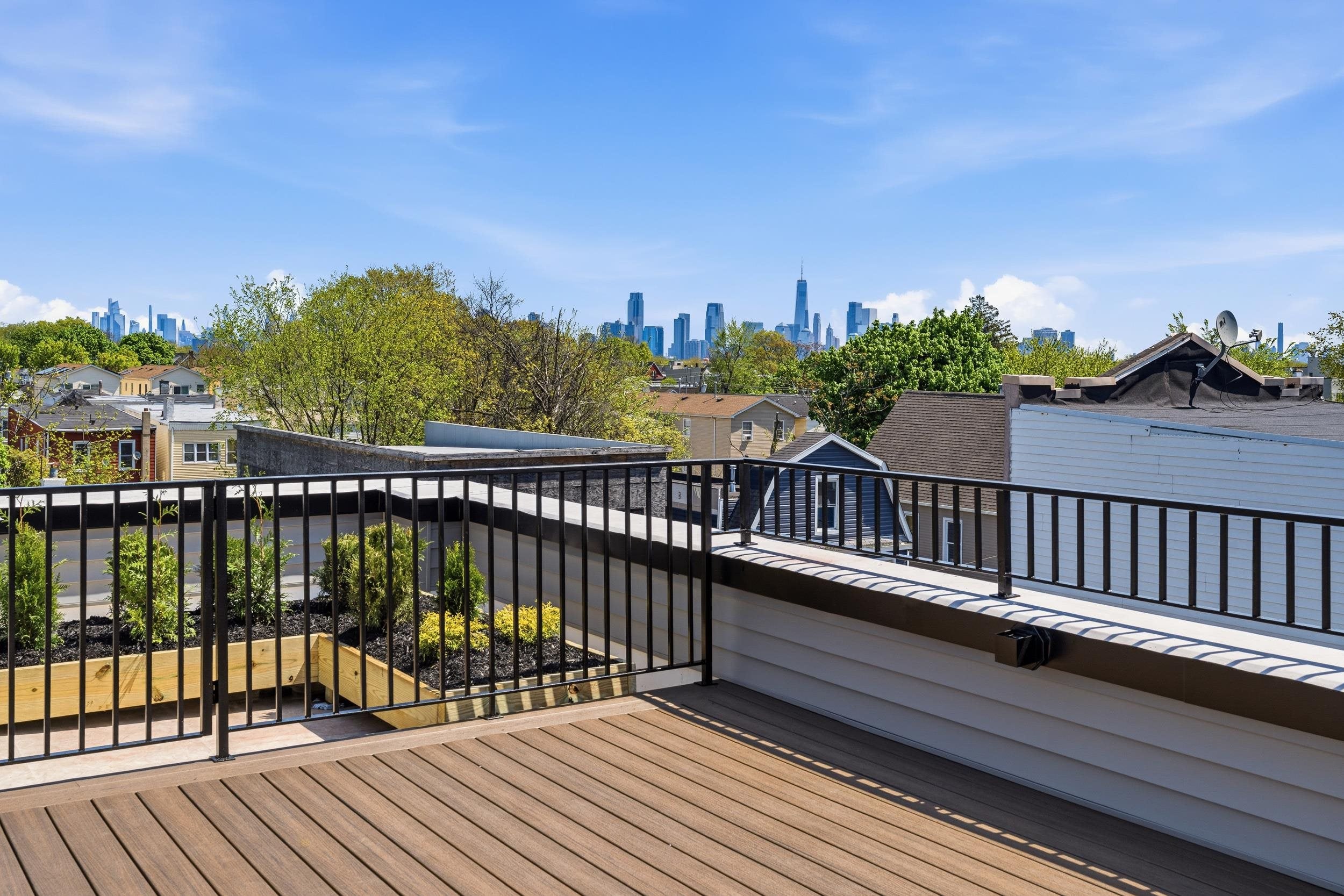 161 WOODLAWN AVE