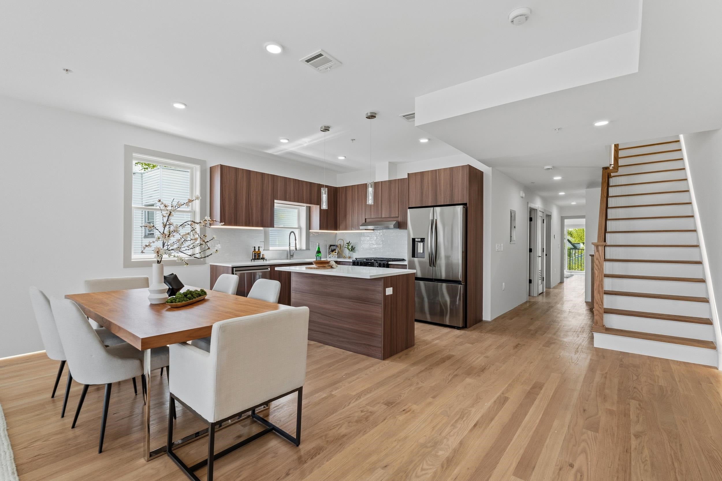 161 WOODLAWN AVE