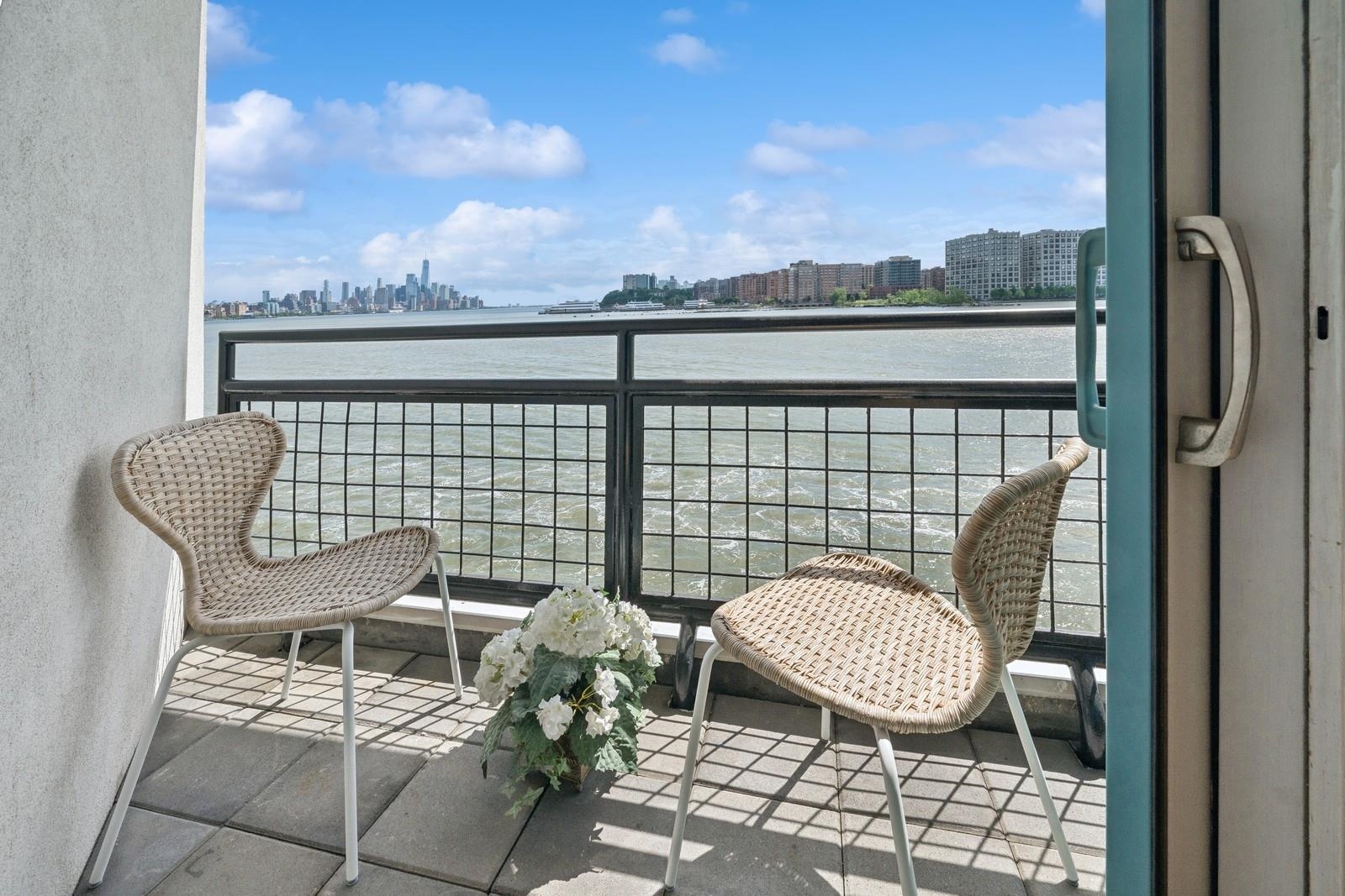 600 Harbor Blvd #866, Weehawken, New Jersey image 1