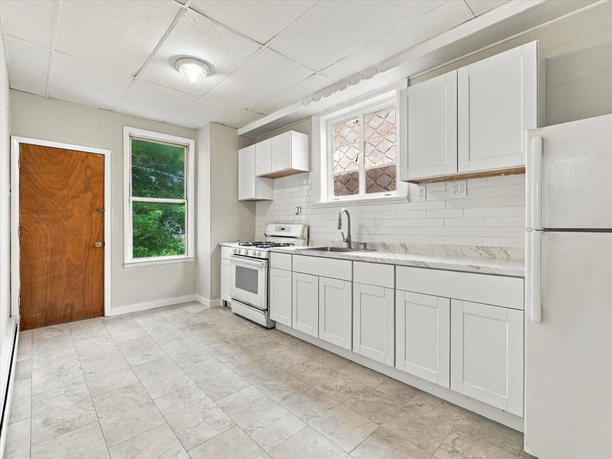 5 GRAY ST 2